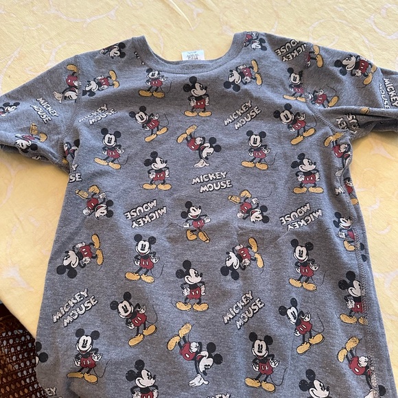 Reversible Mickey Mouse shirt from the Disney store - Picture 2 of 3